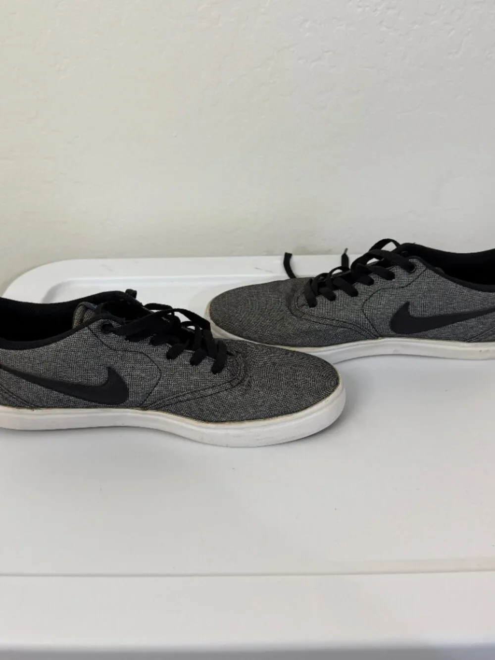 Nike SB Gray Textile Low Top Skate Sneakers | Size 11
